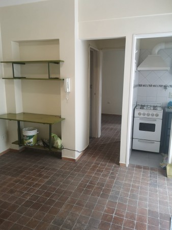 Dpto 2 amb al frente, excelente ubicacion: Hipolito Yrigoyen 9115, Lomas de Zamora