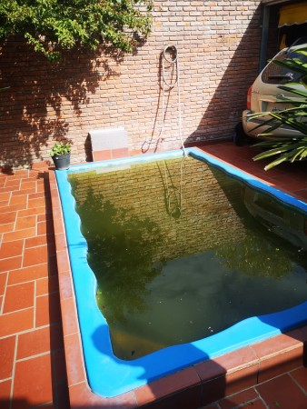Amplia Casa 4 amb, ubicada en Carlos Tejedor 686 Temperley