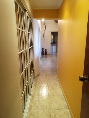 Amplia Casa 4 amb, ubicada en Carlos Tejedor 686 Temperley