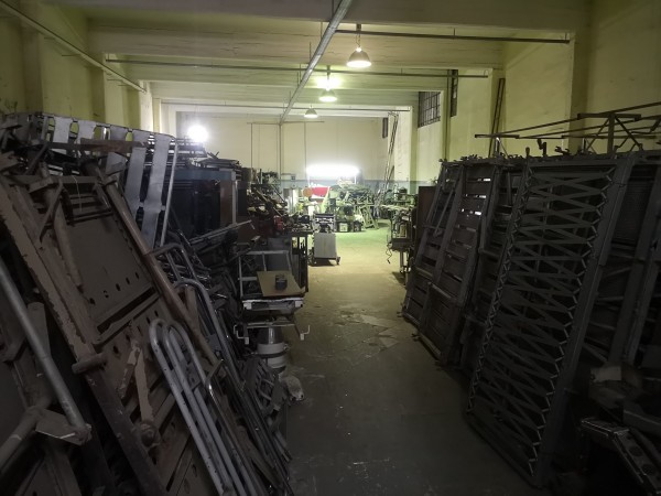 Importante Deposito con oficinas, ubicado en Presidente Peron 1762 Lomas de Zamora