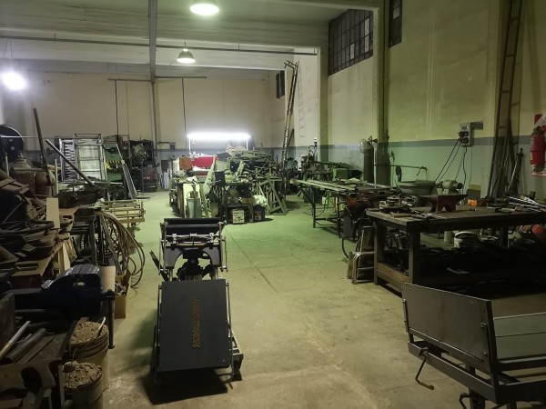 Importante Deposito con oficinas, ubicado en Presidente Peron 1762 Lomas de Zamora