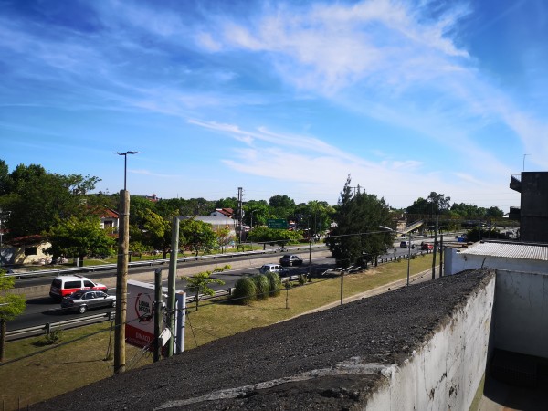 Importante Deposito con oficinas, ubicado en Presidente Peron 1762 Lomas de Zamora