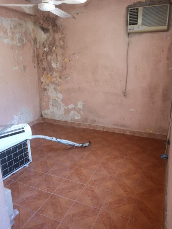 Casa amplia con dpto pb, ubicada en Malabia 815 Banfield
