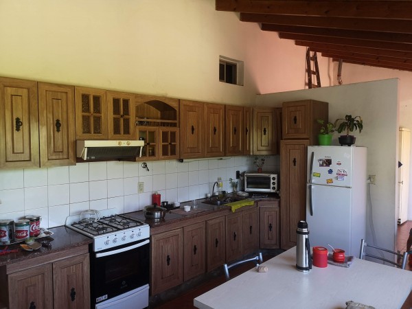 Casa amplia con dpto pb, ubicada en Malabia 815 Banfield