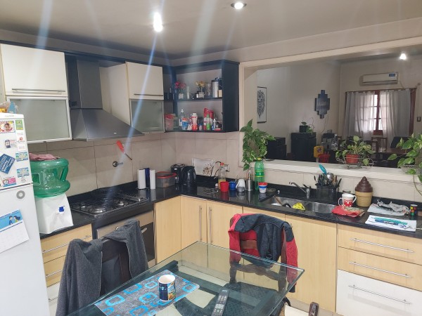 Ph t/ Casa 3 ambientes amplio con terreno libre, ubicado en Cabrera 756, Banfield
