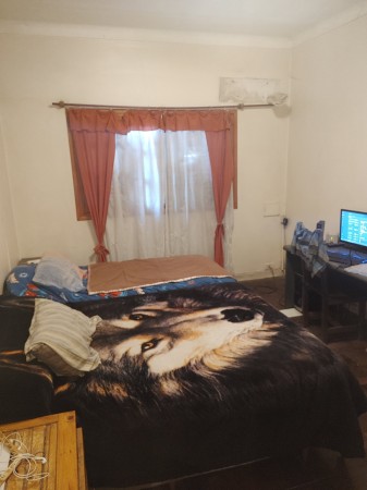 Ph t/ Casa 3 ambientes amplio con terreno libre, ubicado en Cabrera 756, Banfield