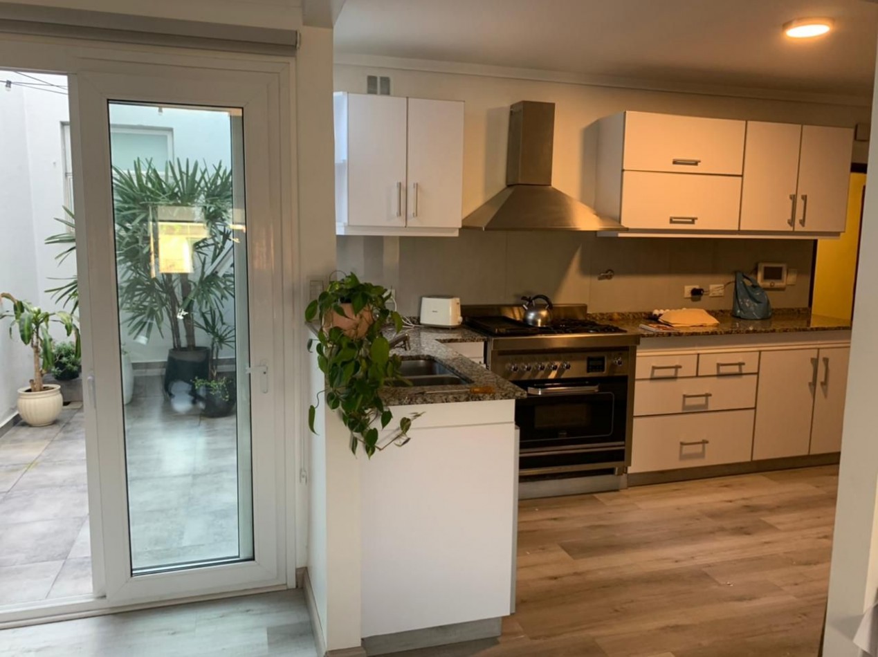 Lujoso semipiso 4 ambientes, ubicado en H. Yrigoyen 9761 Lomas De Zamora 