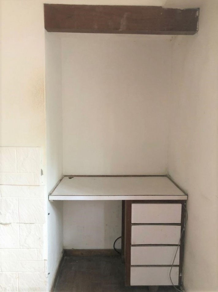 Gran casa 4 amb con cochera, patio y jardin, APTA CREDITO. Ubicada en Chimento 230 Lomas de Zamora