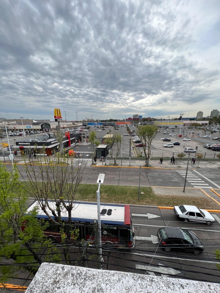 Excelente Ph t/casa 1er piso 6 amb ubicado en Guemes 810, Avellaneda