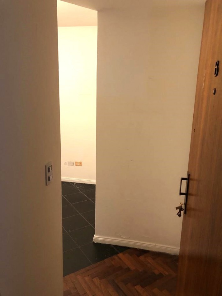 Monoamb al frente con cochera,  ubicado en Loria 533 1er piso, Lomas de Zamora
