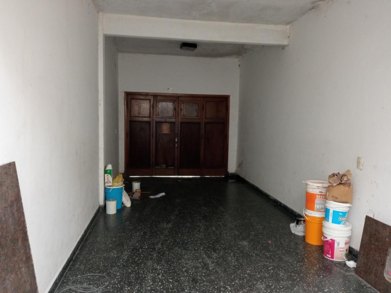 Dpto al frente t/casa 5 amb con garage ubicado en 2 De Mayo 4300, Remedios de Escalada