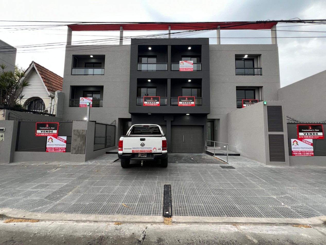 Duplex al frente a estrenar pb con patio, balcon y cochera. Ubicado en Hipolito Yrigoyen 7718, Banfield