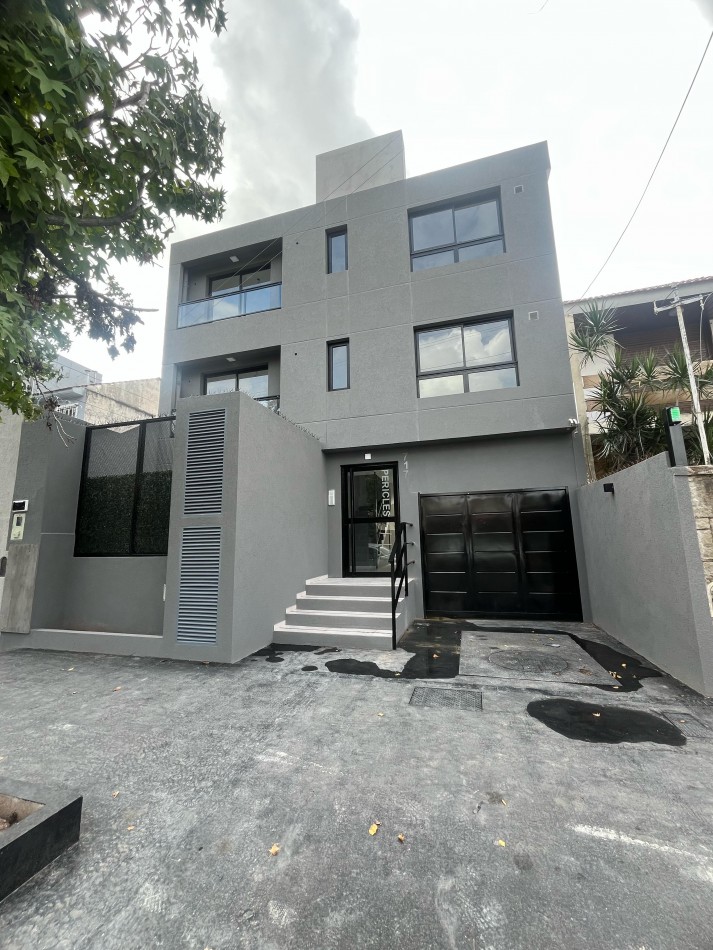 Monoamb a estrenar, 1er/2do piso interno. Ubicado en Gorriti 717, Lomas de Zamora