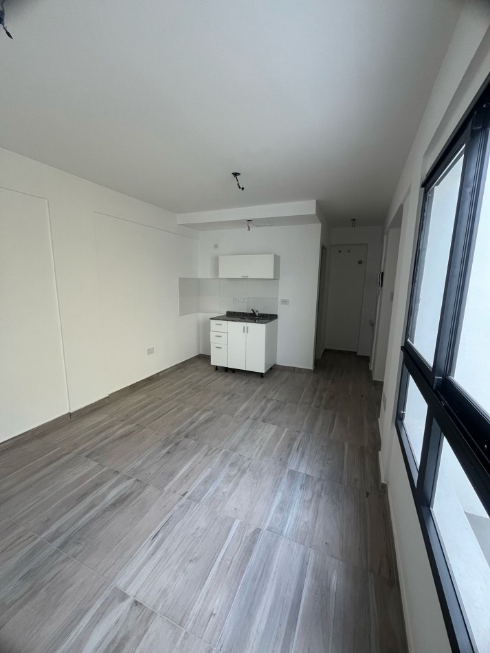 Monoamb a estrenar, 1er/2do piso interno. Ubicado en Gorriti 717, Lomas de Zamora