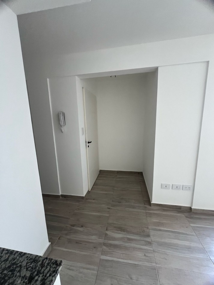 Monoamb a estrenar, 1er/2do piso interno. Ubicado en Gorriti 717, Lomas de Zamora