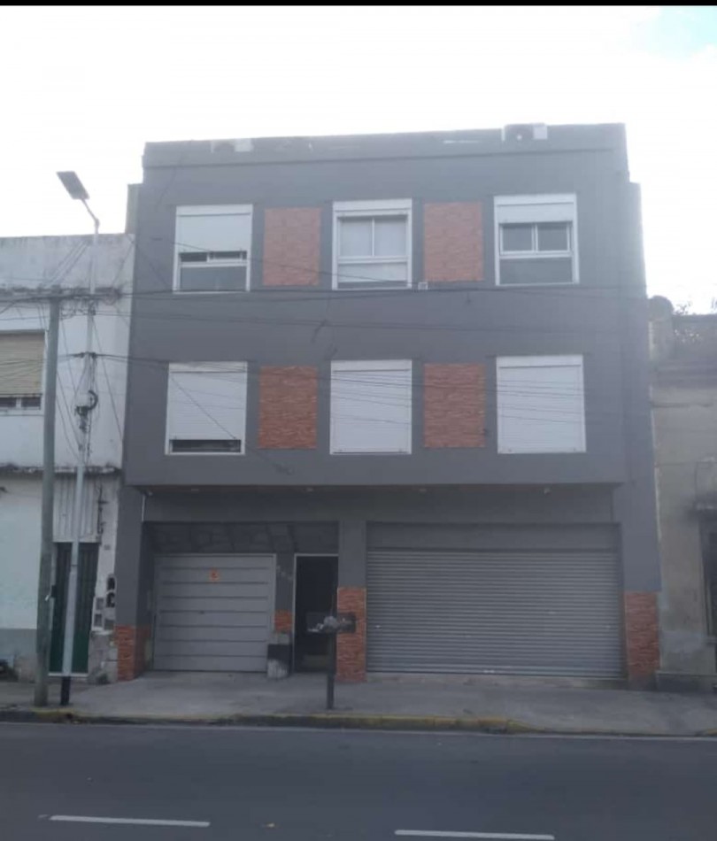 Monoamb impecable poca antiguedad. Ubicado en Moises Lebensohn 569, Avellaneda