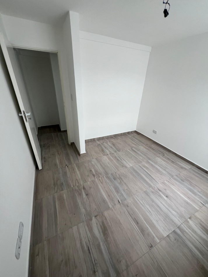 Dpto 2 amb al frente con balcon a estrenar 1° piso, ubicado en Hipolito Yrigoyen 7718, Banfield