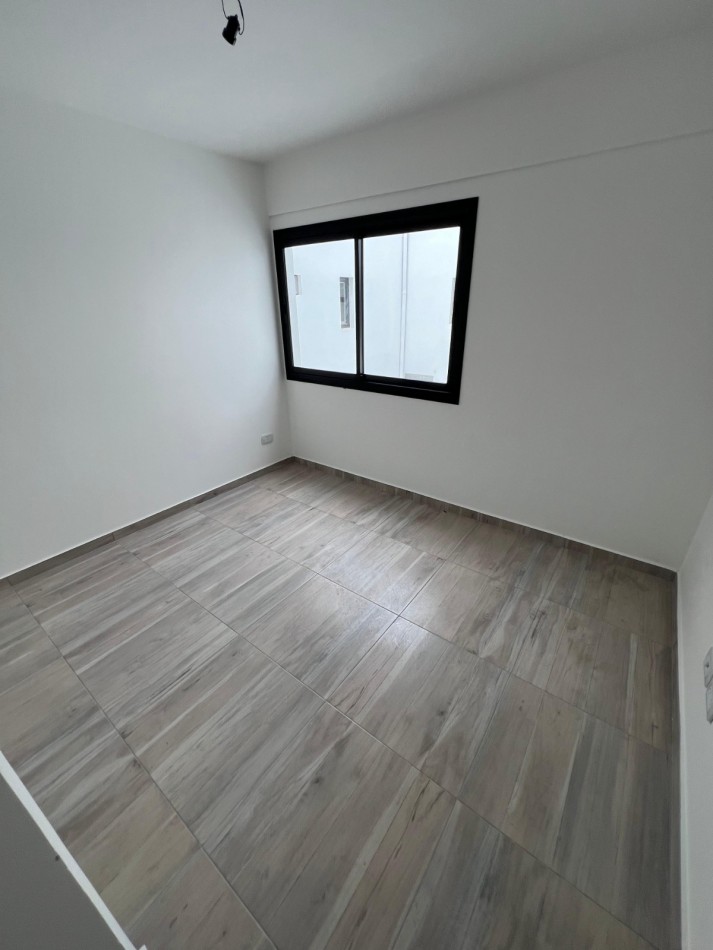 Dpto 2 amb al frente con balcon a estrenar 1° piso, ubicado en Hipolito Yrigoyen 7718, Banfield