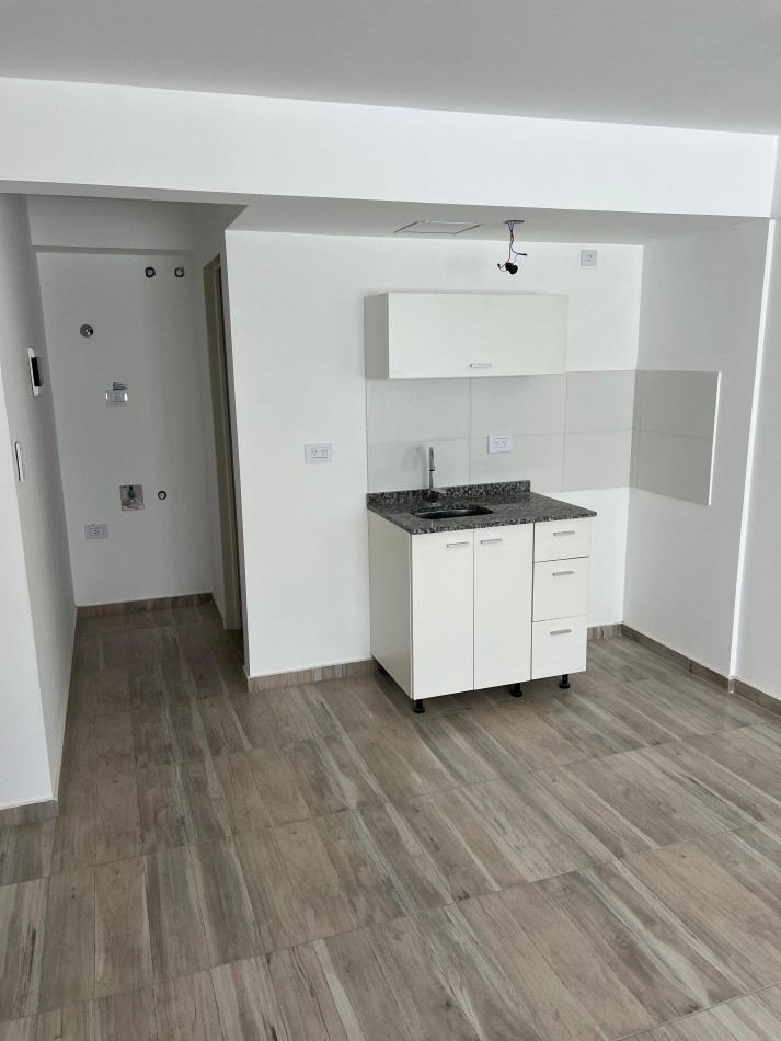 Monoambiente a estrenar en 1er piso. Excelente ubicacion: Portela 275, Lomas de Zamora