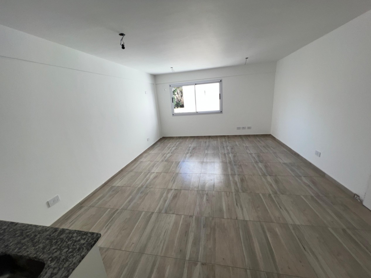 Monoambiente a estrenar en 1er piso. Excelente ubicacion: Portela 275, Lomas de Zamora