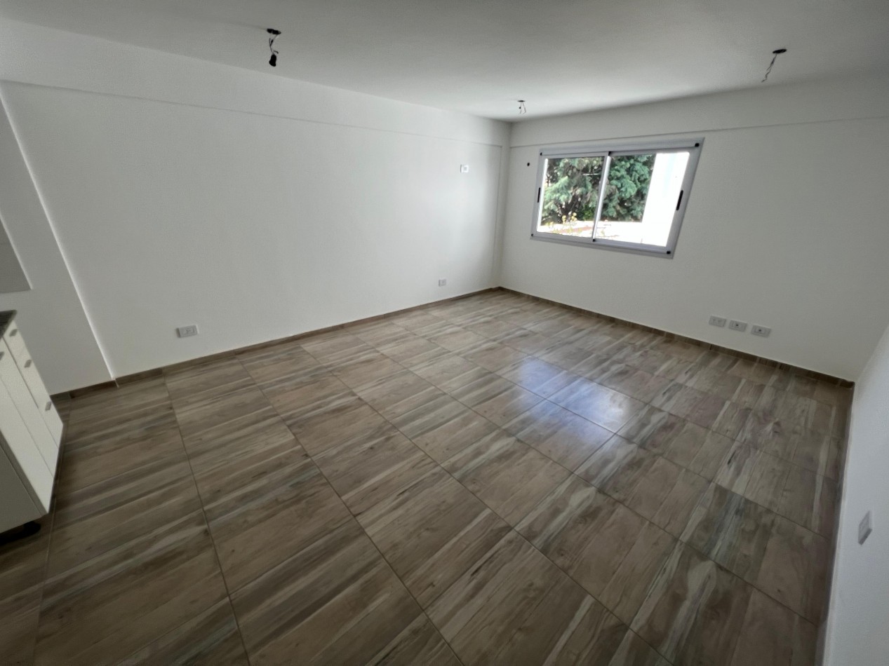Monoambiente a estrenar en 1er piso. Excelente ubicacion: Portela 275, Lomas de Zamora