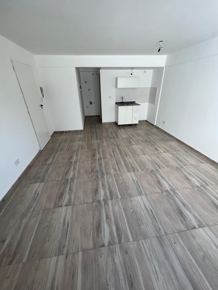 Monoambiente a estrenar en 1er piso. Excelente ubicacion: Portela 275, Lomas de Zamora