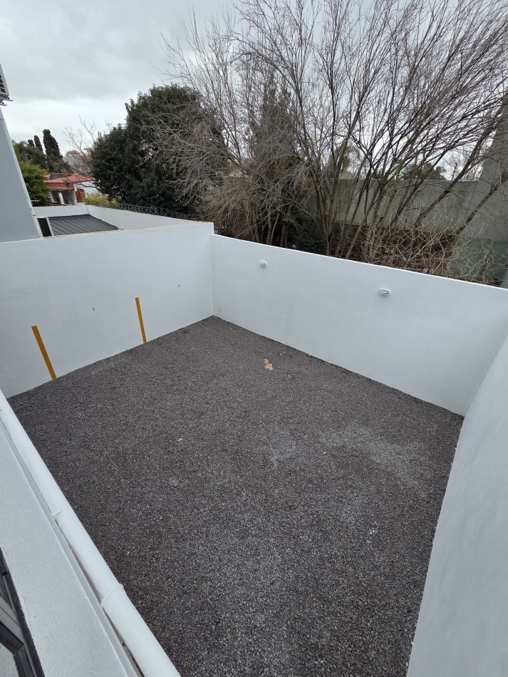 Venta cochera pb, ubicada en Pedernera 278, Lomas de Zamora
