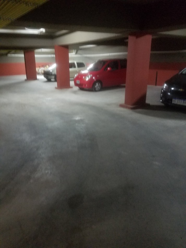 Cochera cubierta en subsuelo, ubicada en Ayacucho 245, Lomas de Zamora