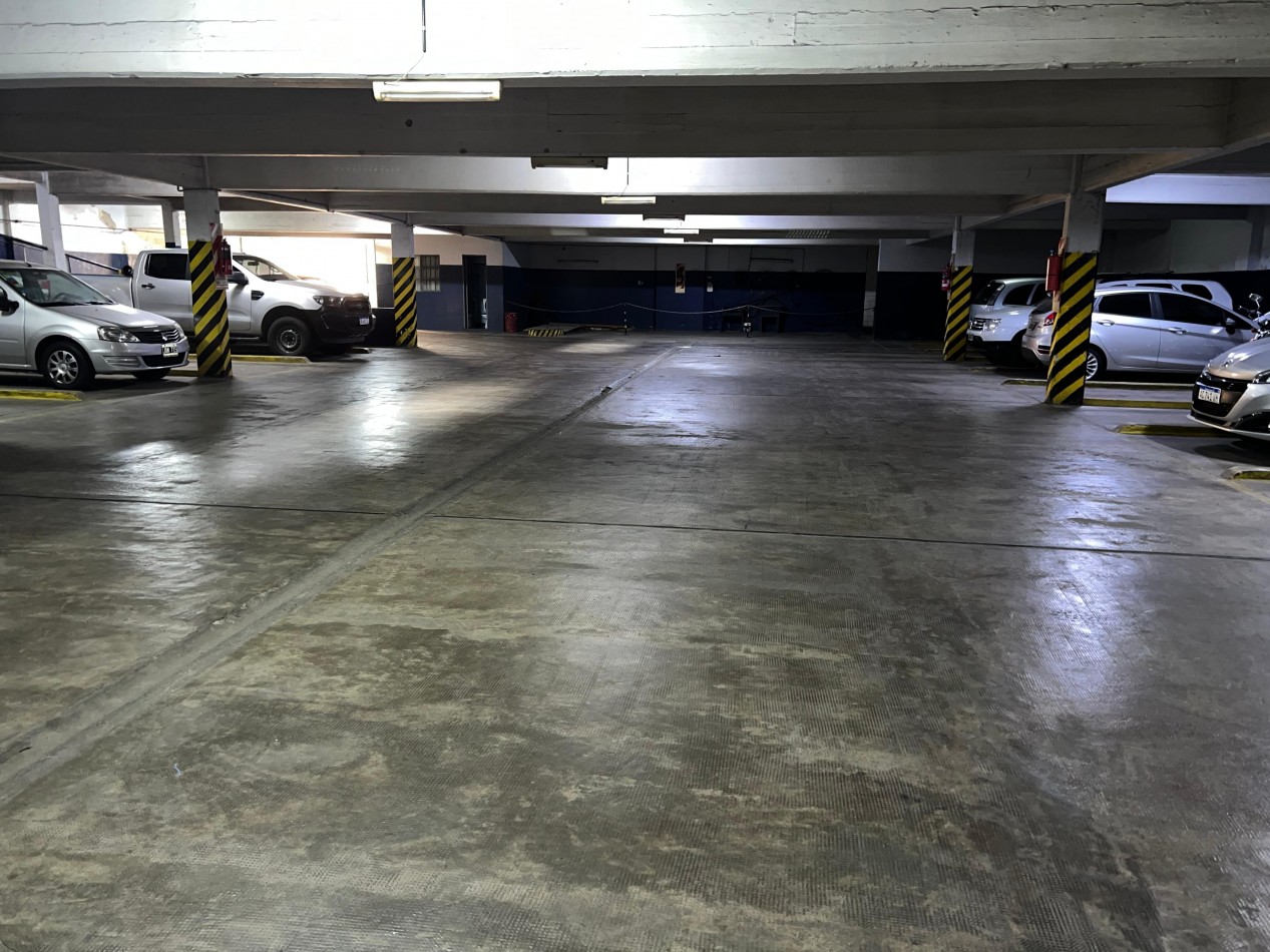 Cochera en pb cubierta, ubicada Saenz 335, Lomas de Zamora