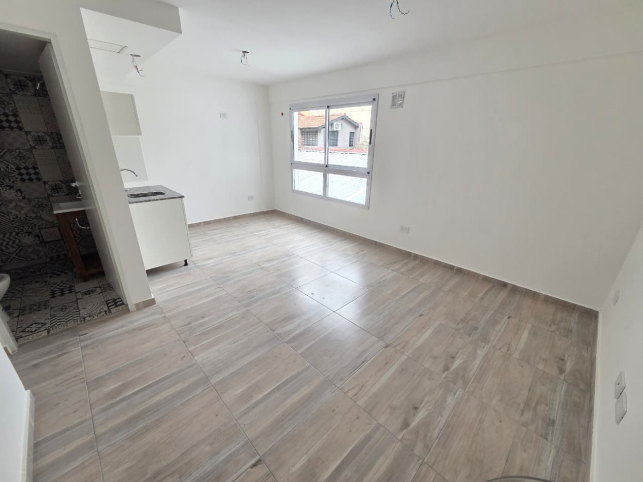 OPORTUNIDAD: Monoambiente a estrenar contrafrente en 2° piso. Excelente ubicacion: Pedernera 279, Lomas de Zamora