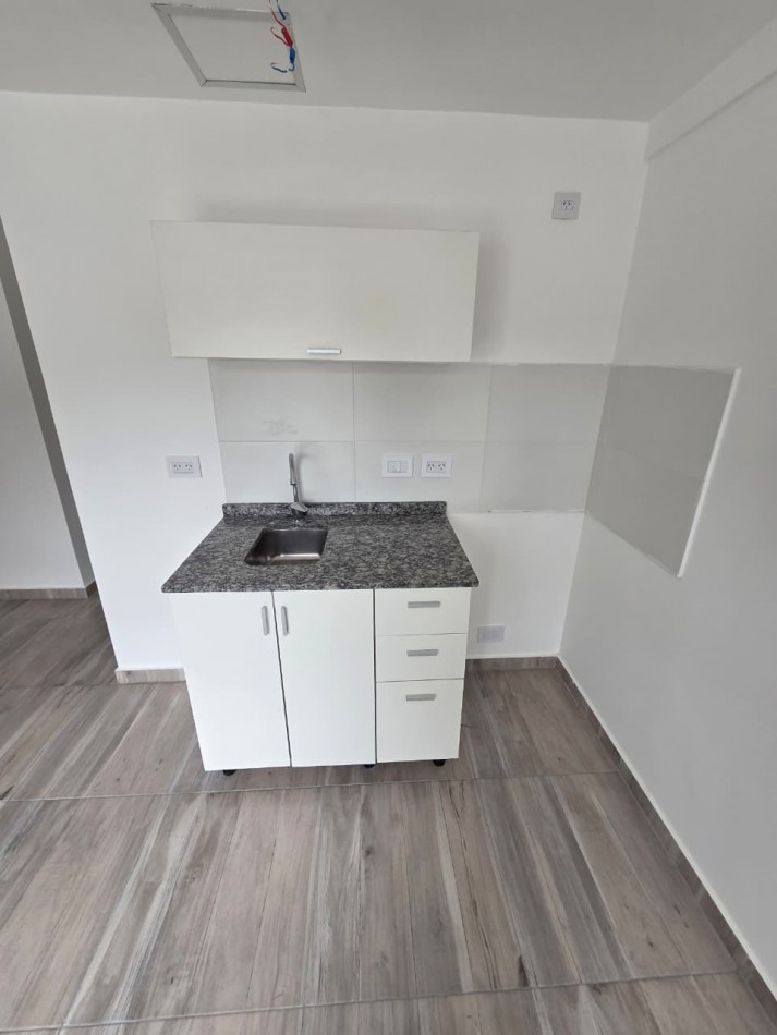 OPORTUNIDAD: Monoambiente a estrenar contrafrente en 2° piso. Excelente ubicacion: Pedernera 279, Lomas de Zamora