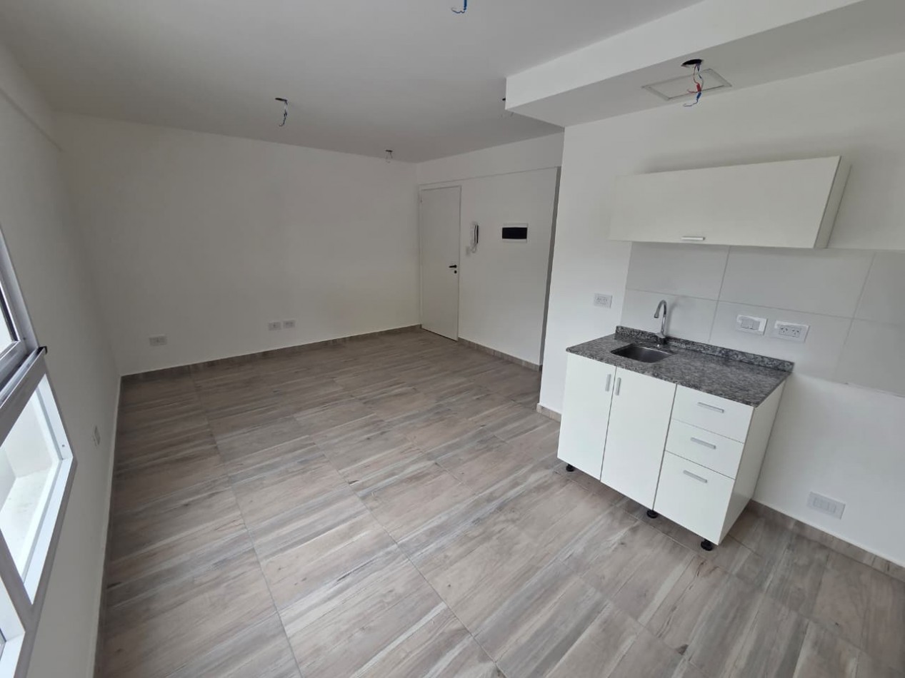 OPORTUNIDAD: Monoambiente a estrenar contrafrente en 2° piso. Excelente ubicacion: Pedernera 279, Lomas de Zamora