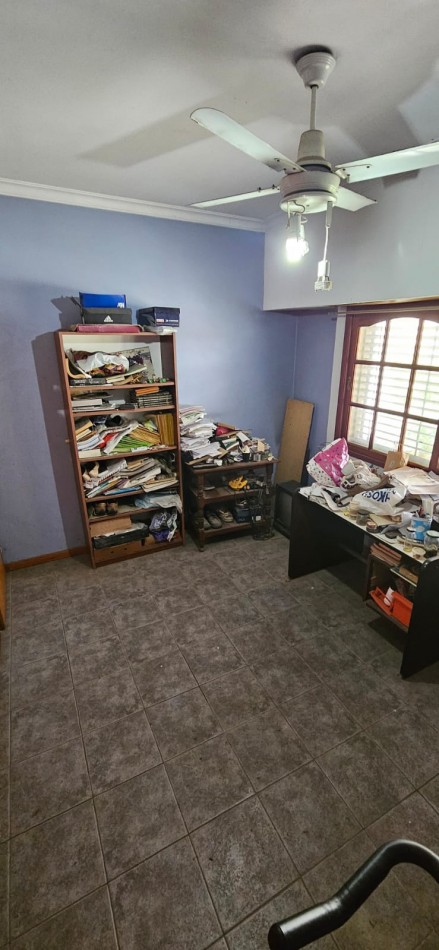 Excelente casa apta credito con local comercial, parque con quincho, parrilla y garage ubicada en Arturo Mateo Bas 308, Remedios de Escalada