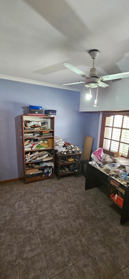 Excelente casa apta credito con local comercial, parque con quincho, parrilla y garage ubicada en Arturo Mateo Bas 308, Remedios de Escalada