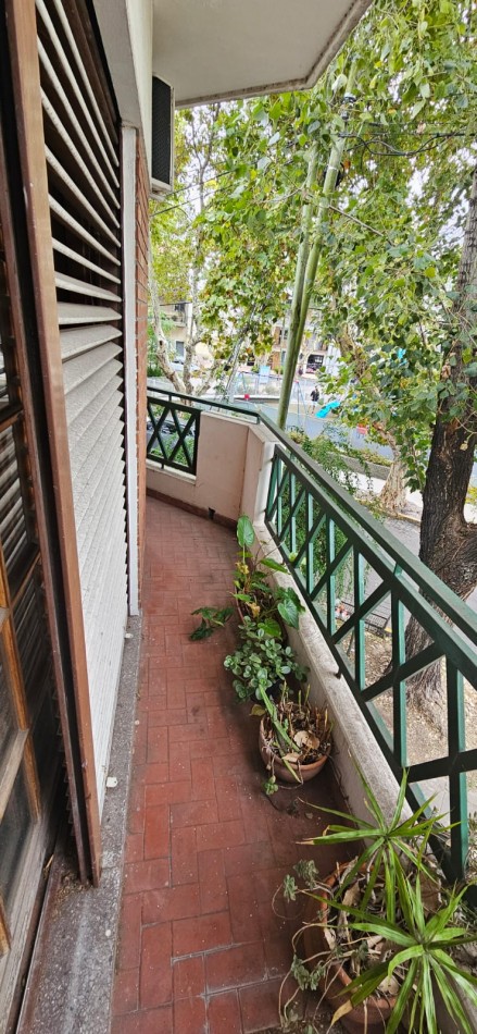 Excelente casa apta credito con local comercial, parque con quincho, parrilla y garage ubicada en Arturo Mateo Bas 308, Remedios de Escalada