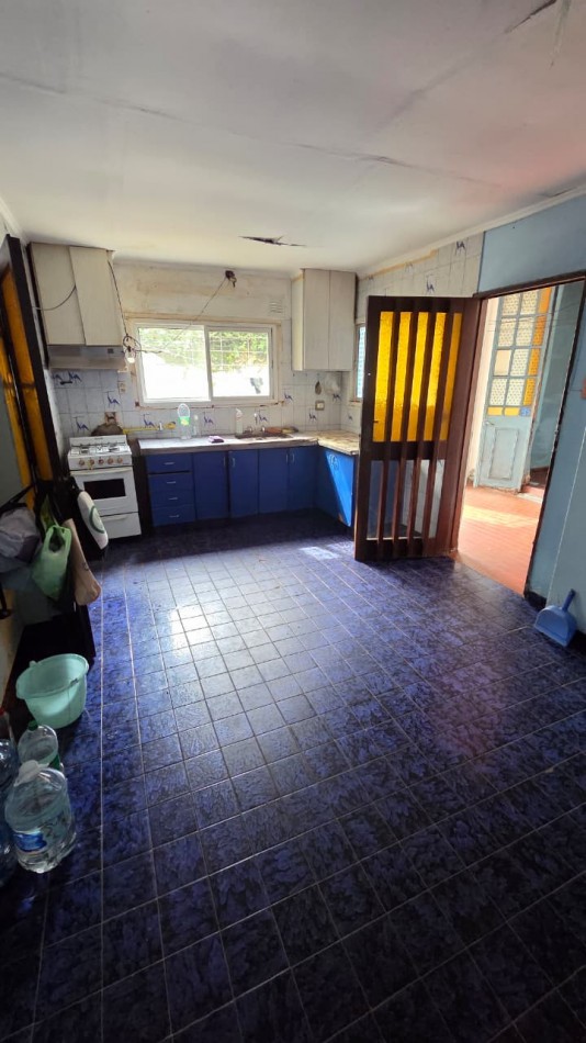 Amplio ph al frente tipo casa totalmente independiente de 4 amb con patio, cochera y terraza. Apto credito. Excelente ubicacion: Juncal 235, Temperley