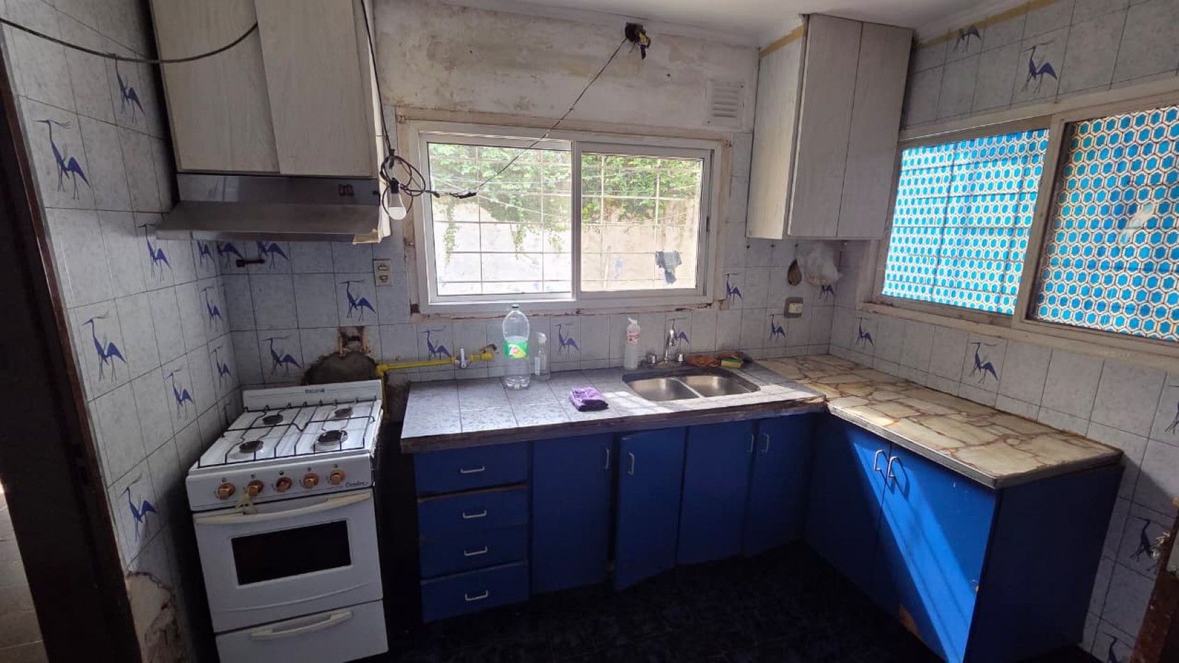 Amplio ph al frente tipo casa totalmente independiente de 4 amb con patio, cochera y terraza. Apto credito. Excelente ubicacion: Juncal 235, Temperley