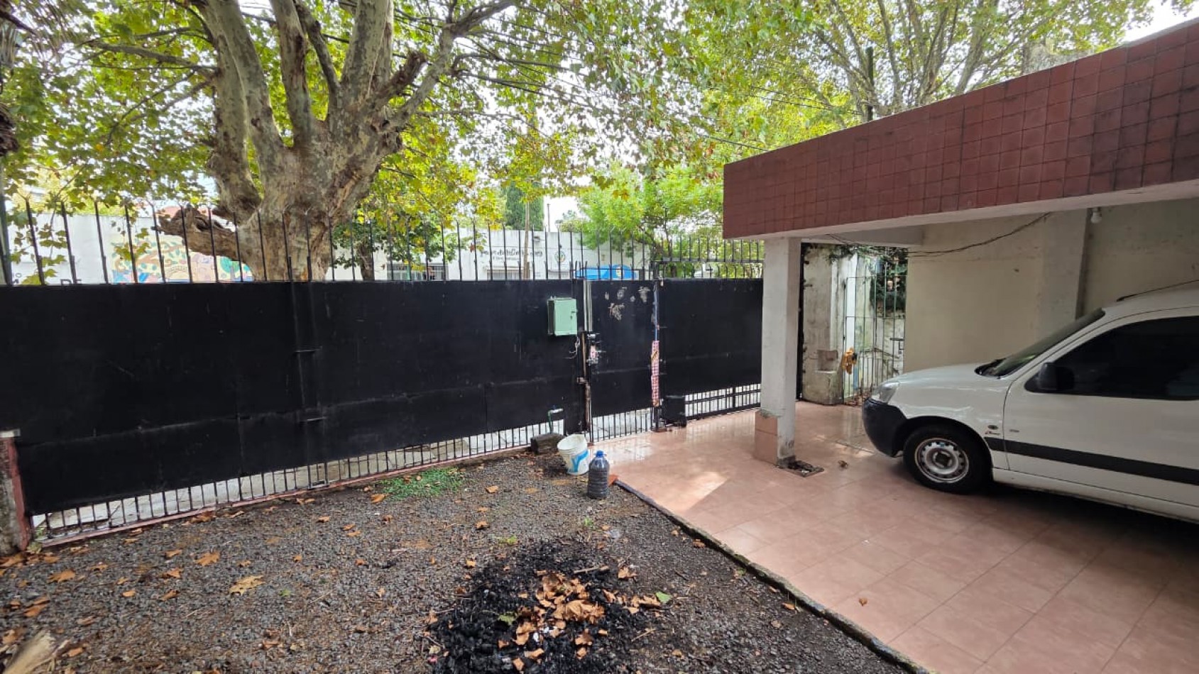 Amplio ph al frente tipo casa totalmente independiente de 4 amb con patio, cochera y terraza. Apto credito. Excelente ubicacion: Juncal 235, Temperley