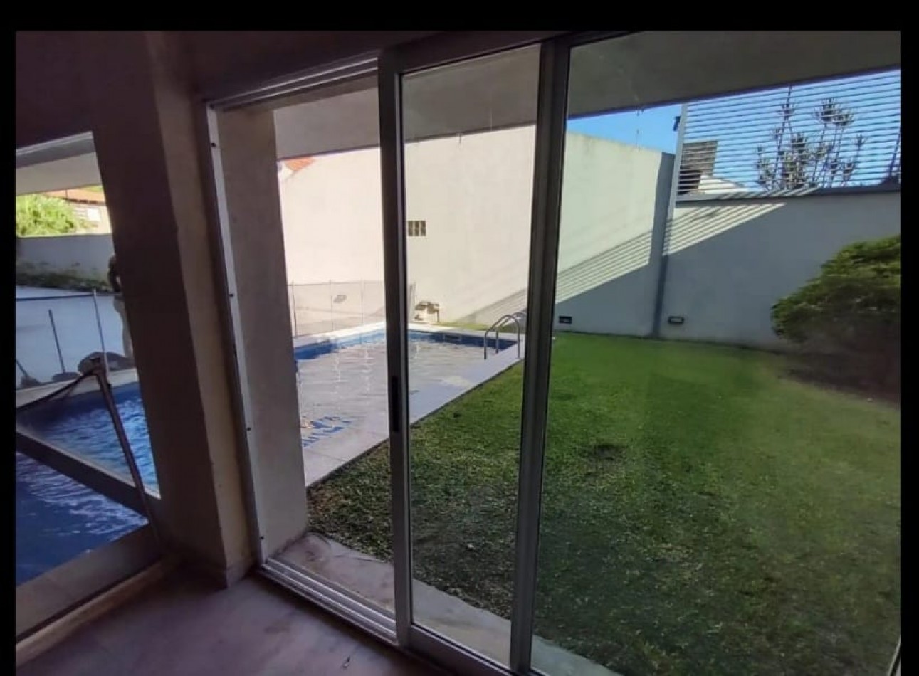 Dpto premium 3 amb al frente con balcon/terraza, 2 cocheras y amenities en el corazon de Adrogue: Cordero 751