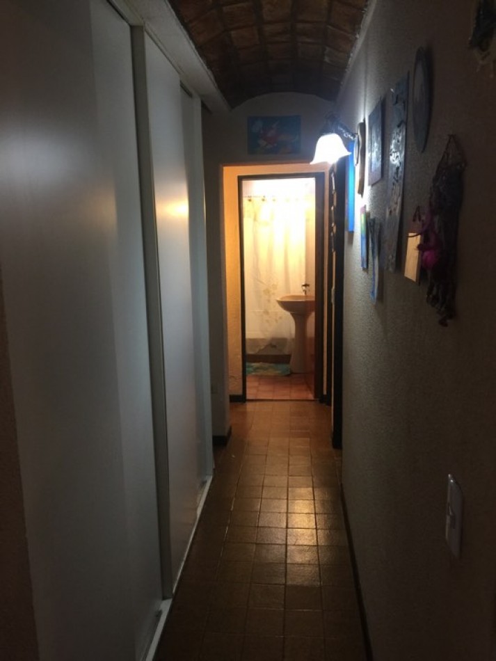 Excelente ph tipo casa con patio, parrilla y cochera descubierta. Excelente ubicacion: Garona 1365, Lomas de Zamora