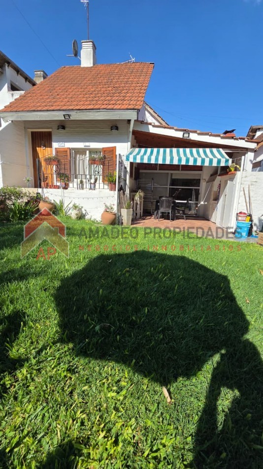 Hermosa casa 3 amb con jardin y parrilla. Ubicada en Azul 298, Monte Grande