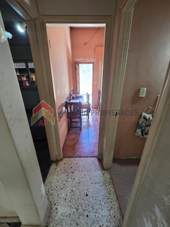 Ph 3 amb con patio en planta baja sin expensas. Muy buena ubicacion: Anchorena 945, Temperley