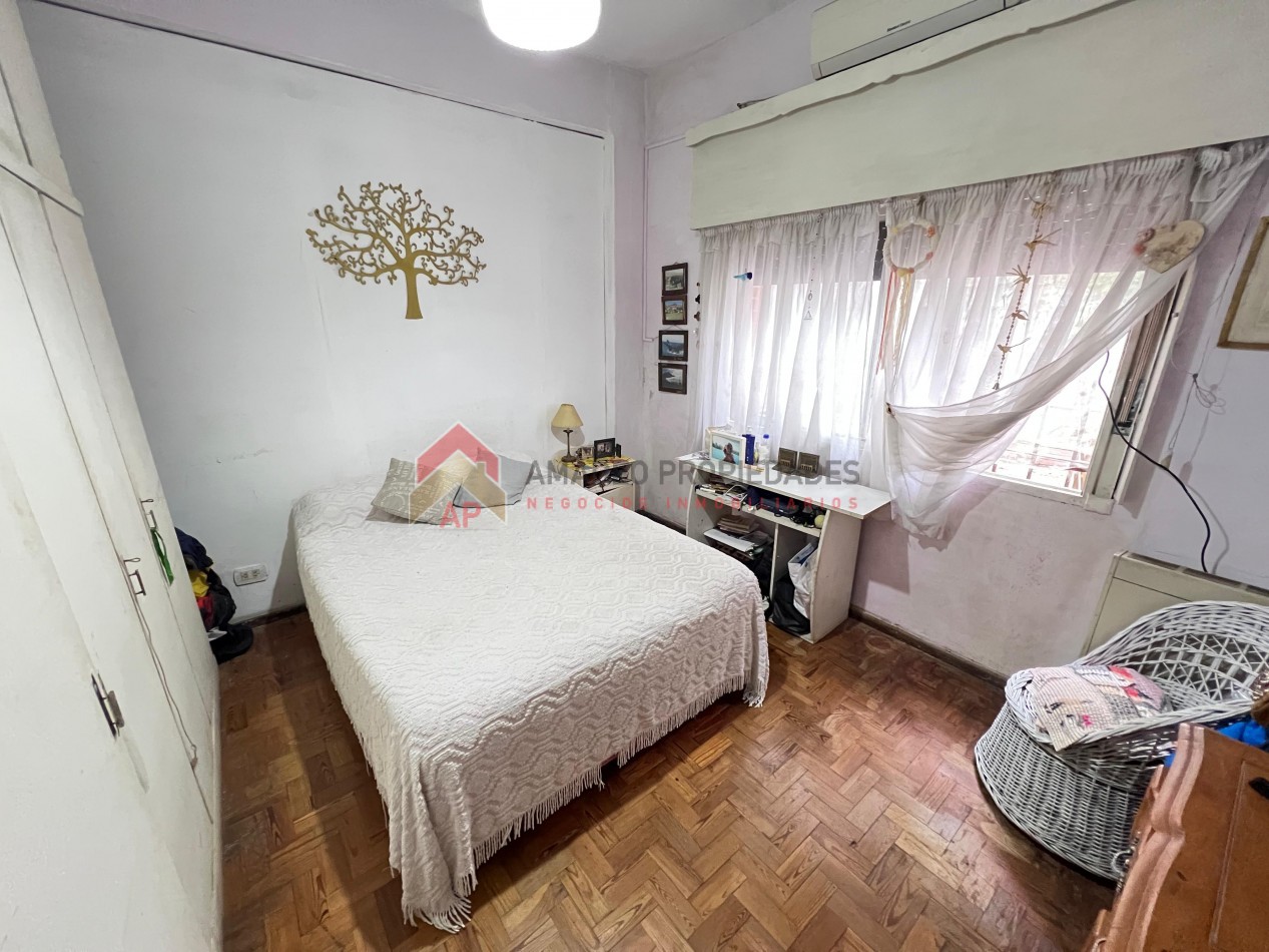 Casa 4 amb con cochera, patio y terraza. Ubicada en Riobamba 900 Temperley