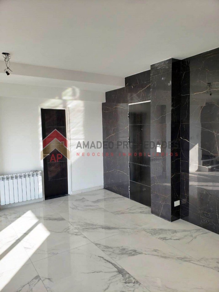 Dpto 4 amb con detalles de categoria premium con dos cocheras. Edificio con sum y pileta. Apto credito. Ubicado en Almirante Brown 2973, Temperley