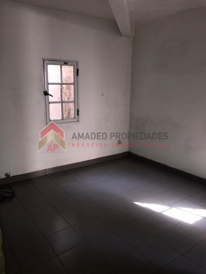 Excelente Casa con importante parque VENTA, ubicado en Cerrito al 1200, Lomas de Zamora