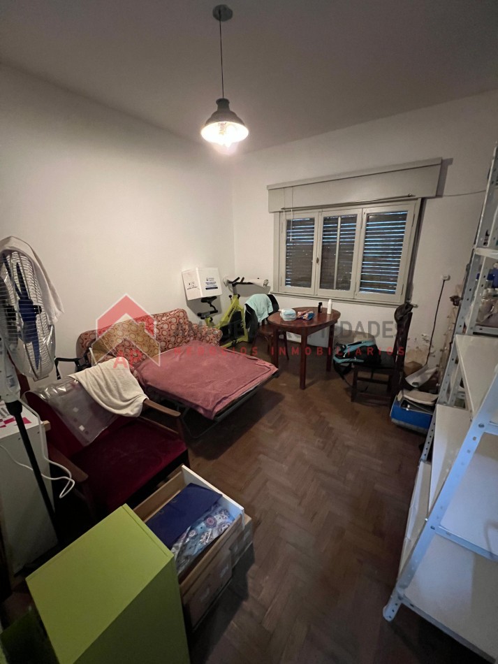 Casa 4 amb con cochera y patio, ubicada en Cangallo 1421 Temperley