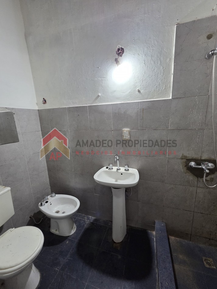 Dpto ph 2 amb 1° piso, ubicado en Av. Rivadavia 2368, Lanus