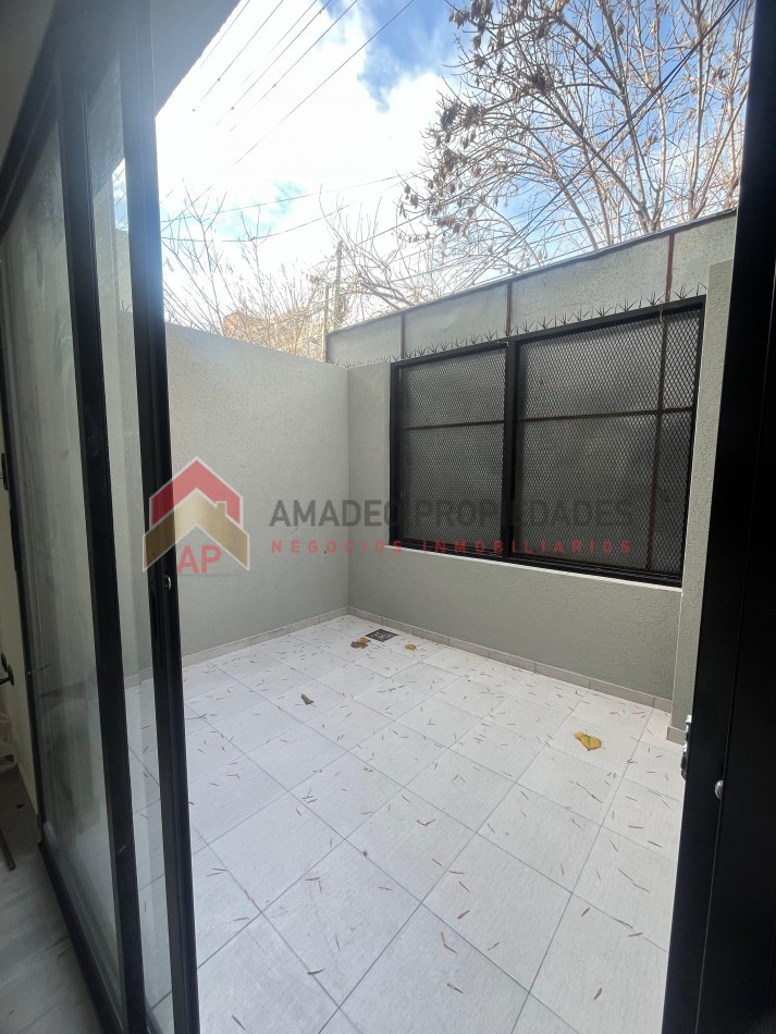 Dpto 2 amb al frente a estrenar pb, ubicado en Bolivar 359 Lomas de Zamora