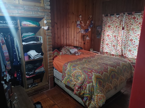 Casa 4 amb con cochera, ubicada en Esmeralda 2058 Lomas de Zamora
