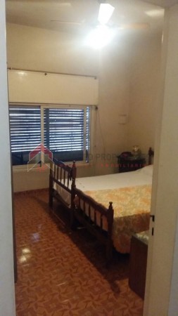 Casa 3 amb con dpto al fondo, ubicada en Maria Curie 84 Lomas de Zamora